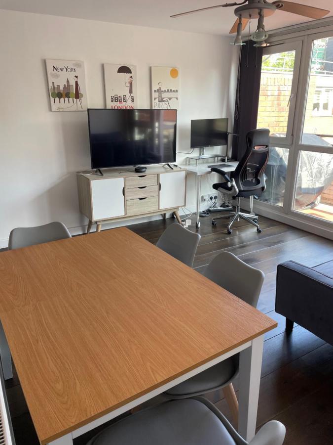 Lovely 2 Bedroom Flat In Central Лондон Екстериор снимка